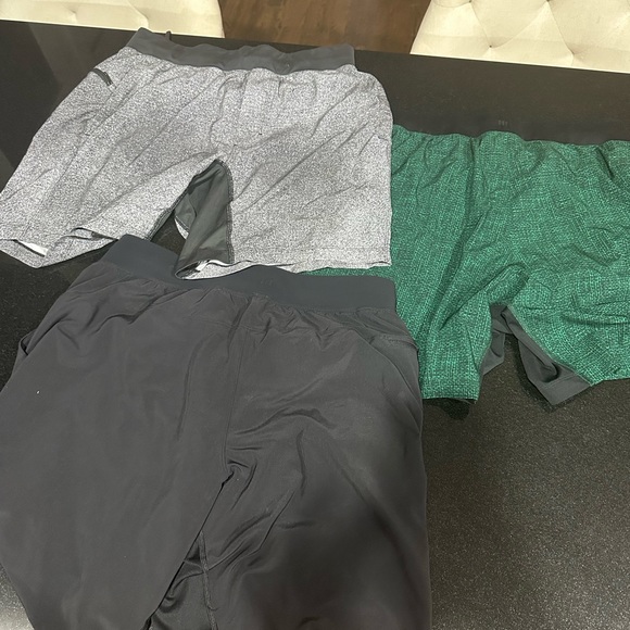 Men’s lulu lemon shorts. Size large. - Picture 1 of 4